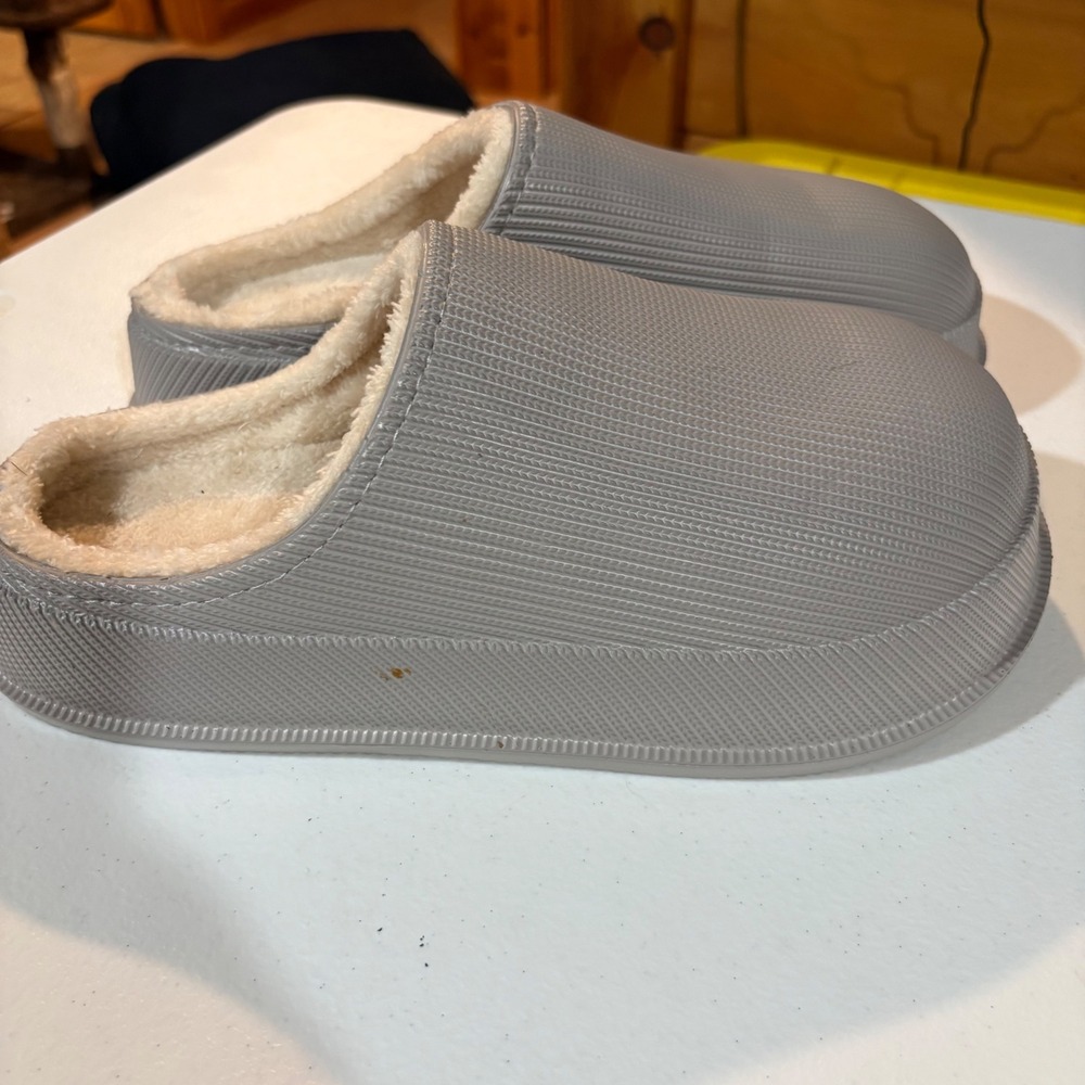 Cloud Slides Grey Faux Fur Lined Waterproof House Slippers Size 40-41 260 2.0